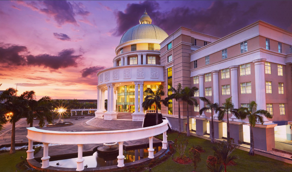 世纪大学助力学生成为未来领袖